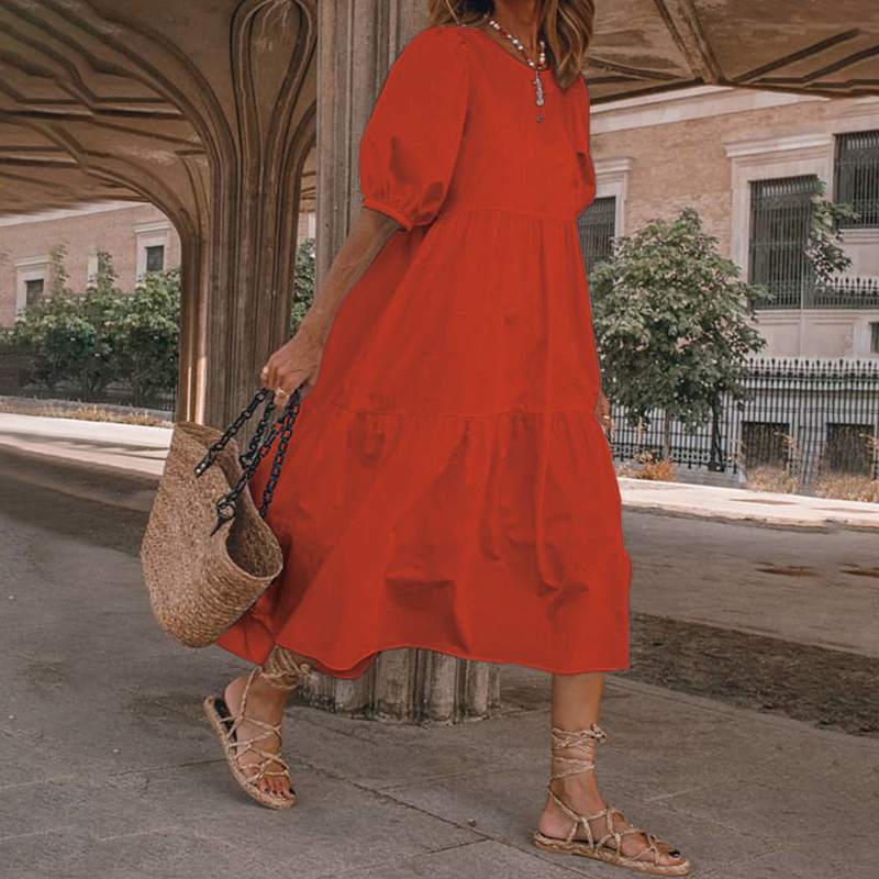 Leichtes Maxikleid für Damen mit tailliertem Schnitt und Stufenrock von MODEGEIST