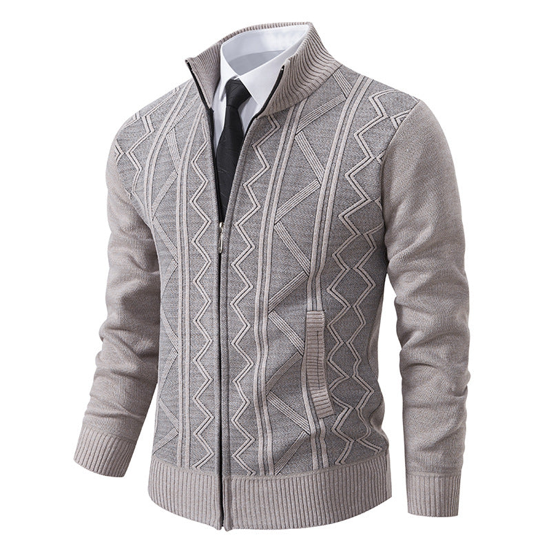 Herren Strickjacke mit modernem Zopfmuster und Stehkragen ModeGeist