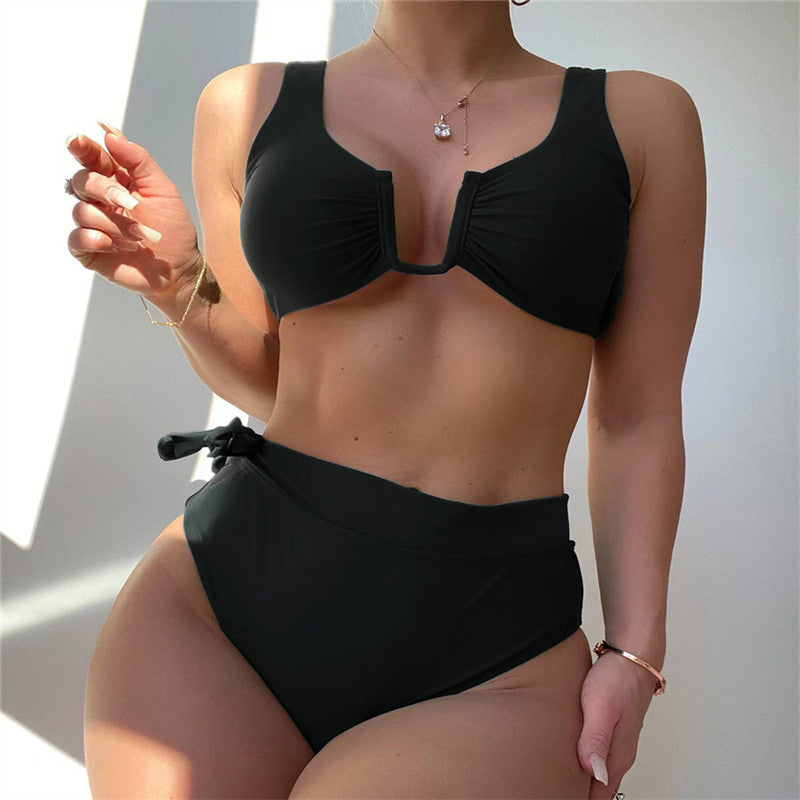 Bikini-Set für Damen mit hohem Beinausschnitt und innovativem Design von MODEGEIST