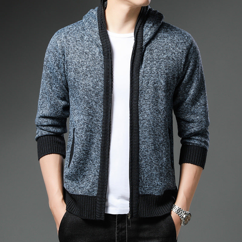 Herren Moderne Strickjacke mit Kapuze und schwarz-weißen Akzenten ModeGeist