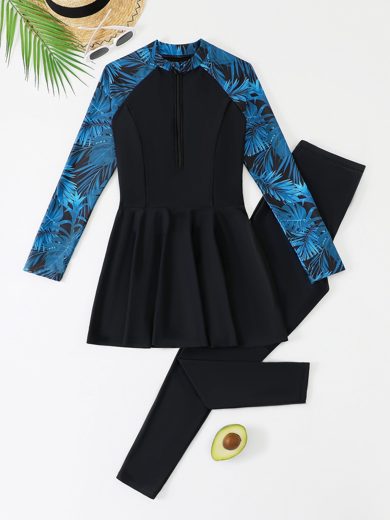 Elegantes Damen Badekleid mit Rock und langen Ärmeln von MODEGEIST