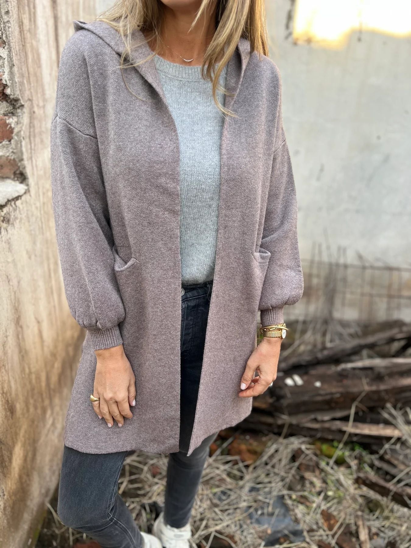 ModeGeist | Wollene Taschenkapuzenmitteljacke