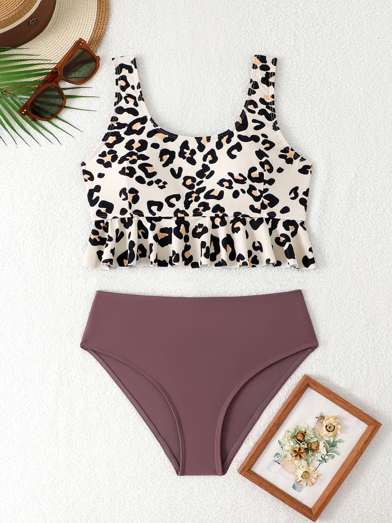 Modischer Tankini mit Raffungen und Blumenmuster von MODEGEIST