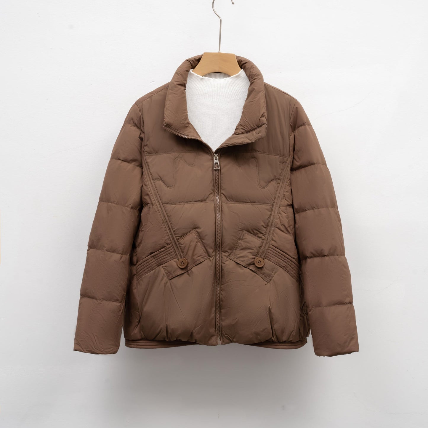 Damen gesteppte Winterjacke mit praktischen Taschen und hohem Kragen ModeGeist