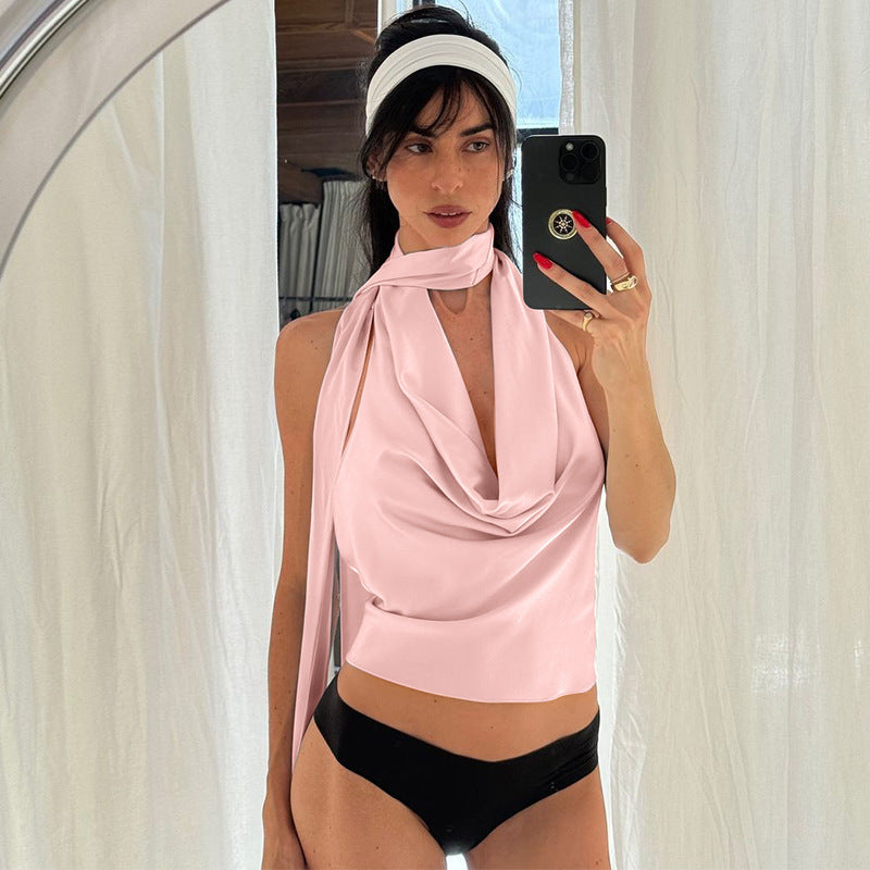 Elegantes Wickeloberteil für Damen mit edlem Kragen und fließendem Stoff – MODEGEIST