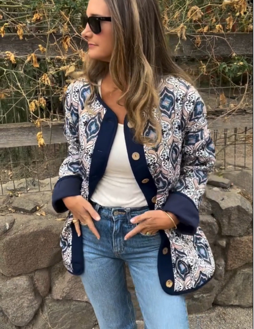 Damen modische Bomberjacke im Ethno-Stil ModeGeist