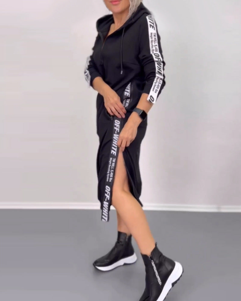 Modisches Damen Hoodie-Kleid mit hohem Schlitz und Schriftzügen von MODEGEIST