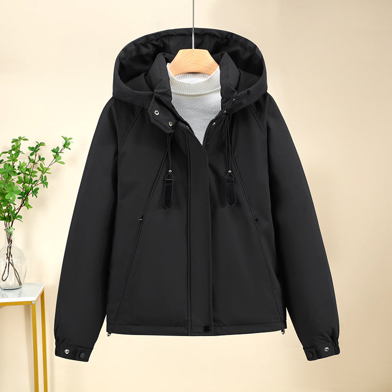 Damen Funktionale Softshelljacke mit verstellbarer Kapuze und hochwertigen Reißverschlüssen ModeGeist