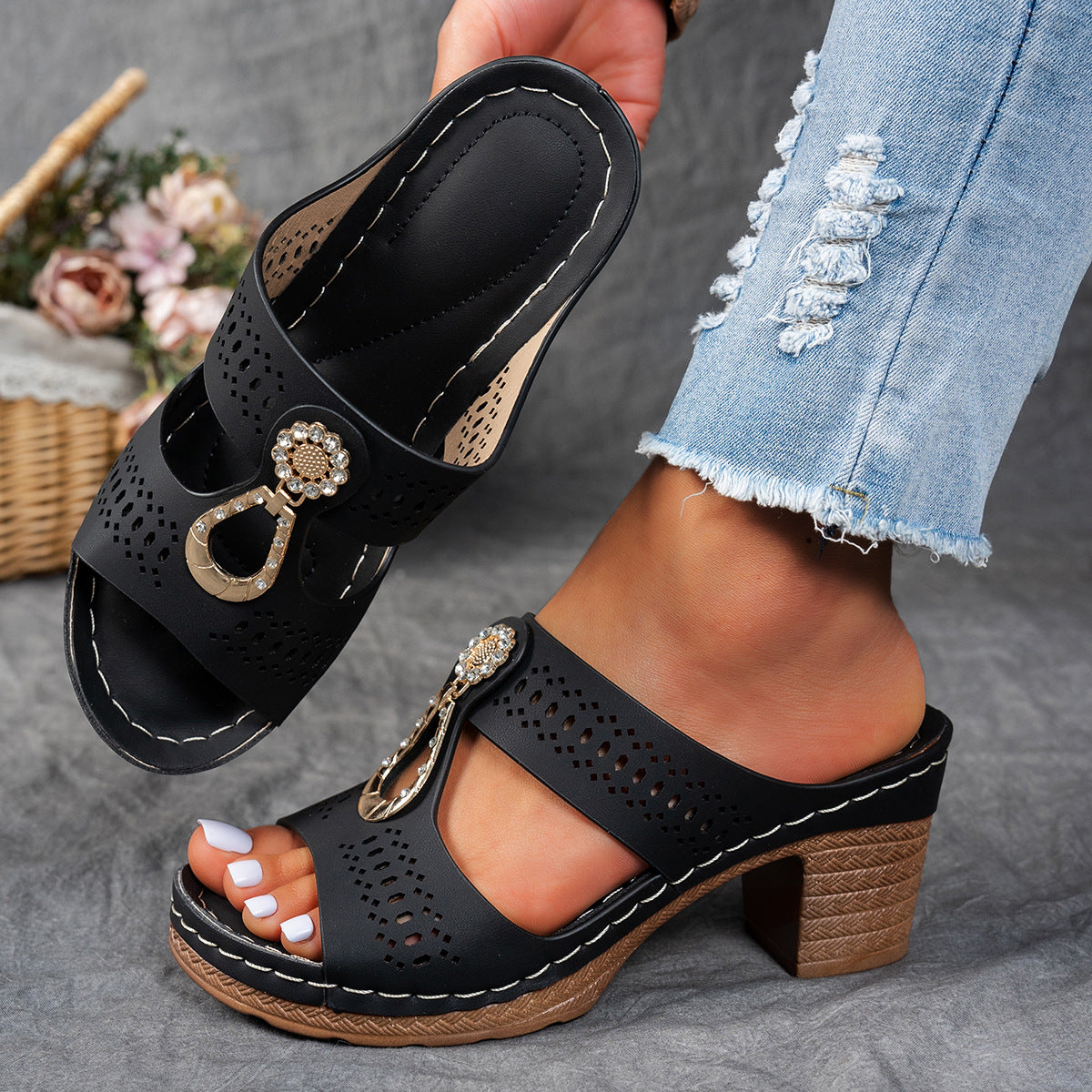 MODEGEIST Damen Sandalen Flach Strass-Details Elegant