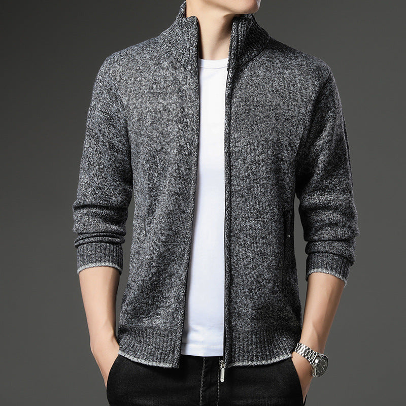 Herren Fleecejacke mit hochgeschlossenem Kragen und praktischen Reißverschlusstaschen ModeGeist