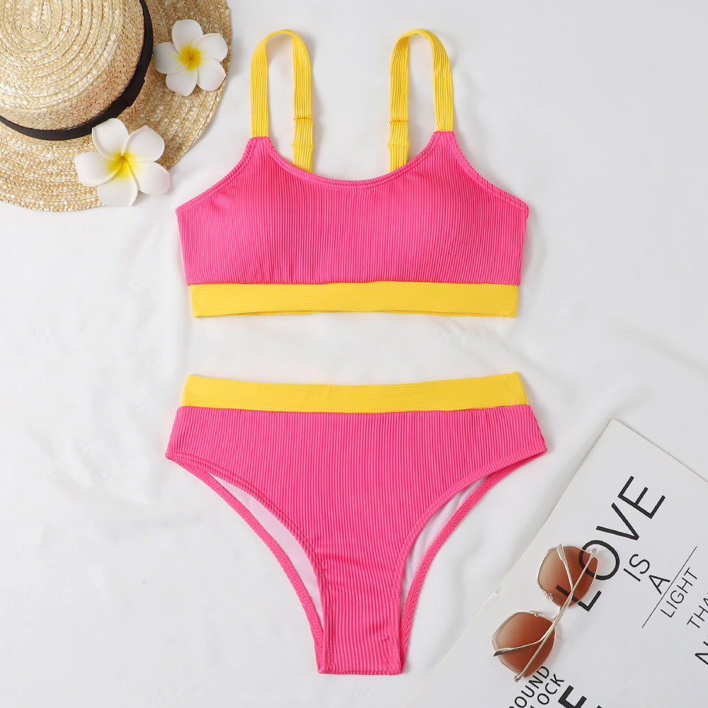 Modisches Damen Bade-Set mit Rippdetails und breiten Trägern