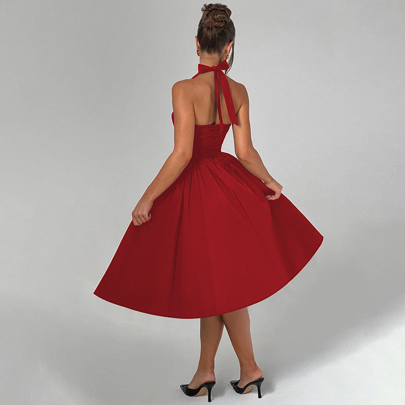 Elegantes Damen-Midikleid mit raffiniertem Neckholder-Design und fließendem Stoff von MODEGEIST