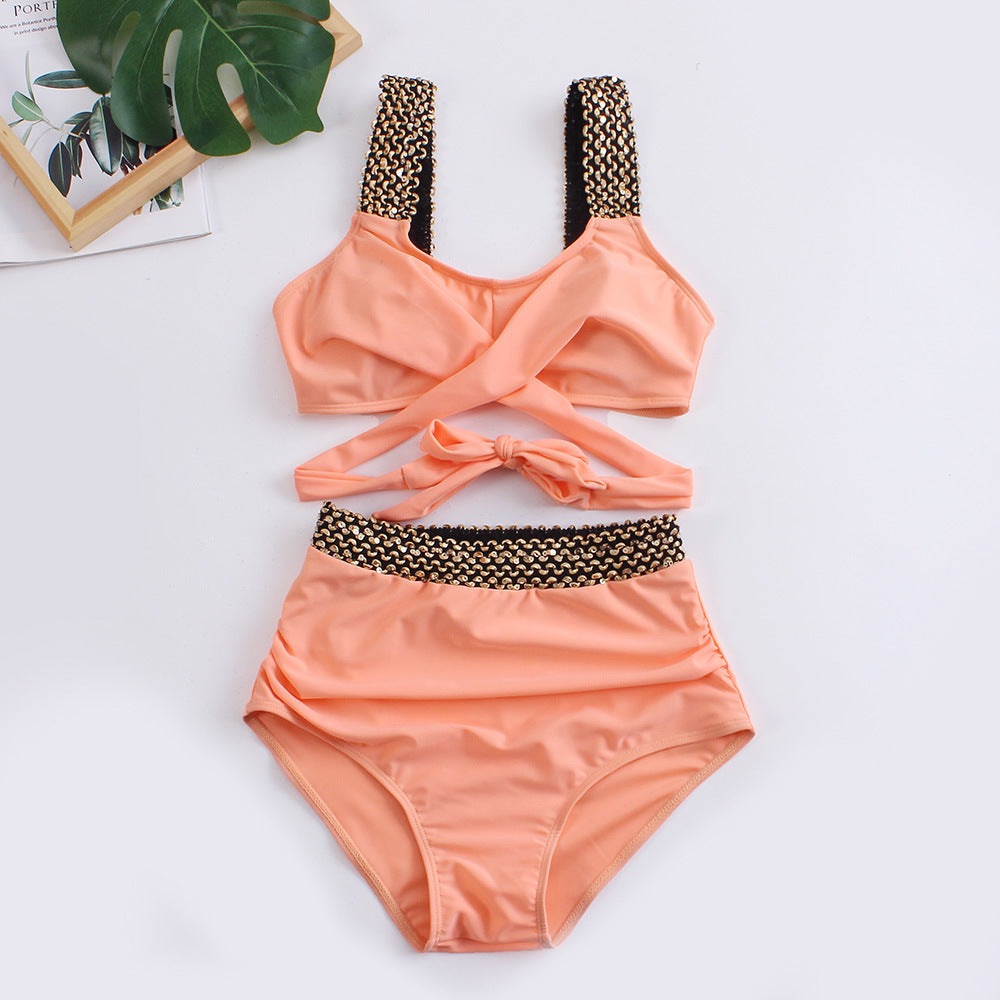 Glamouröser Damen-Bikini mit hohem Schnitt, verspieltem Knoten und eleganten Details
