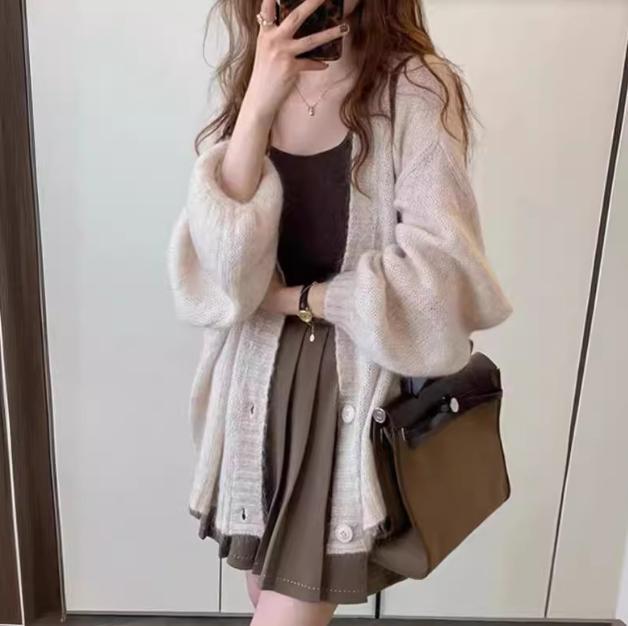 Damen Modische Strickjacke mit weiten Ärmeln und eleganten Details ModeGeist