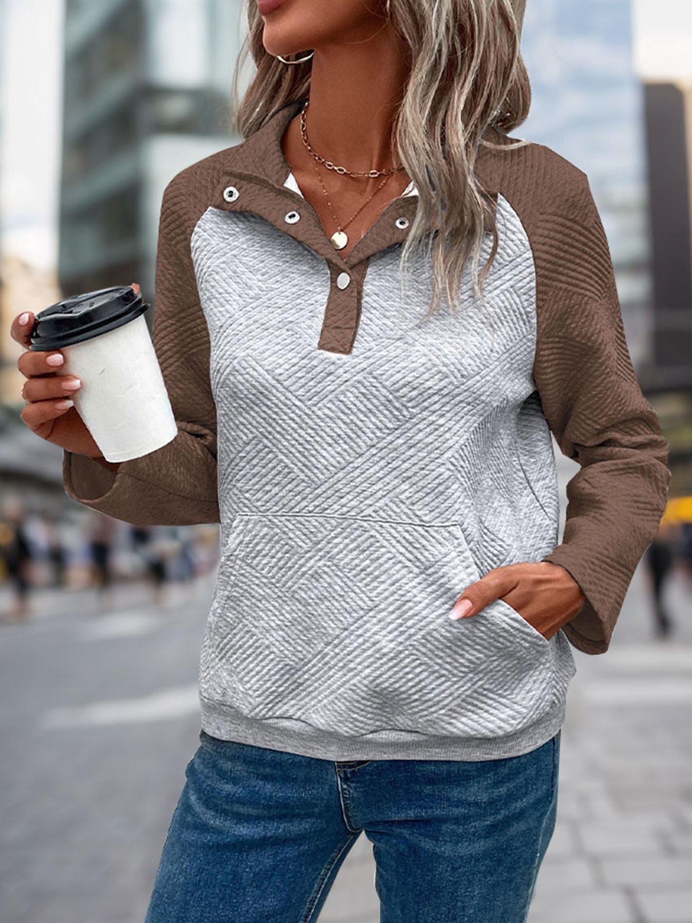 Damen modischer Stehkragen-Pullover mit strukturierter Oberfläche ModeGeist