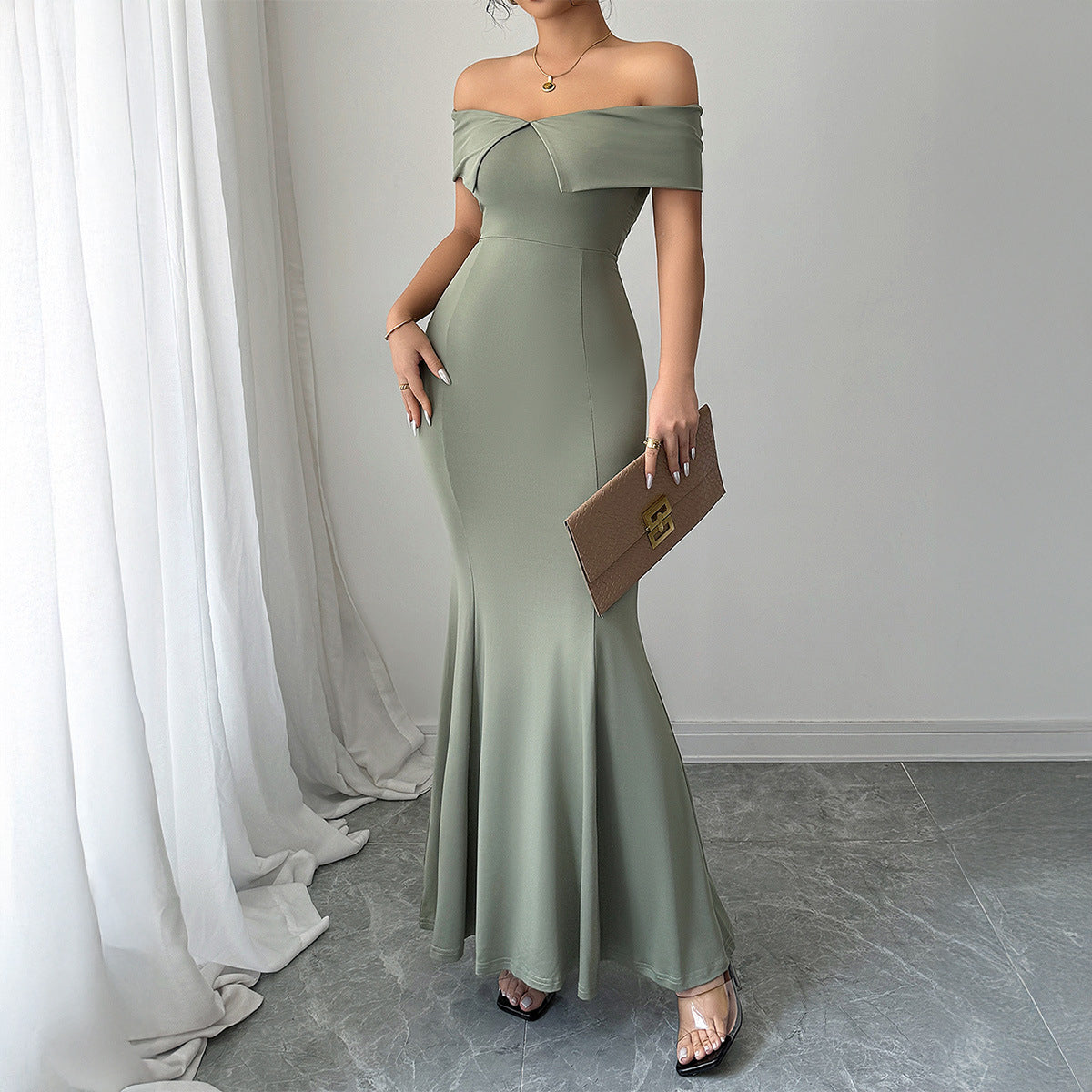 Schulterfreies, elegantes Abendkleid für Damen von MODEGEIST