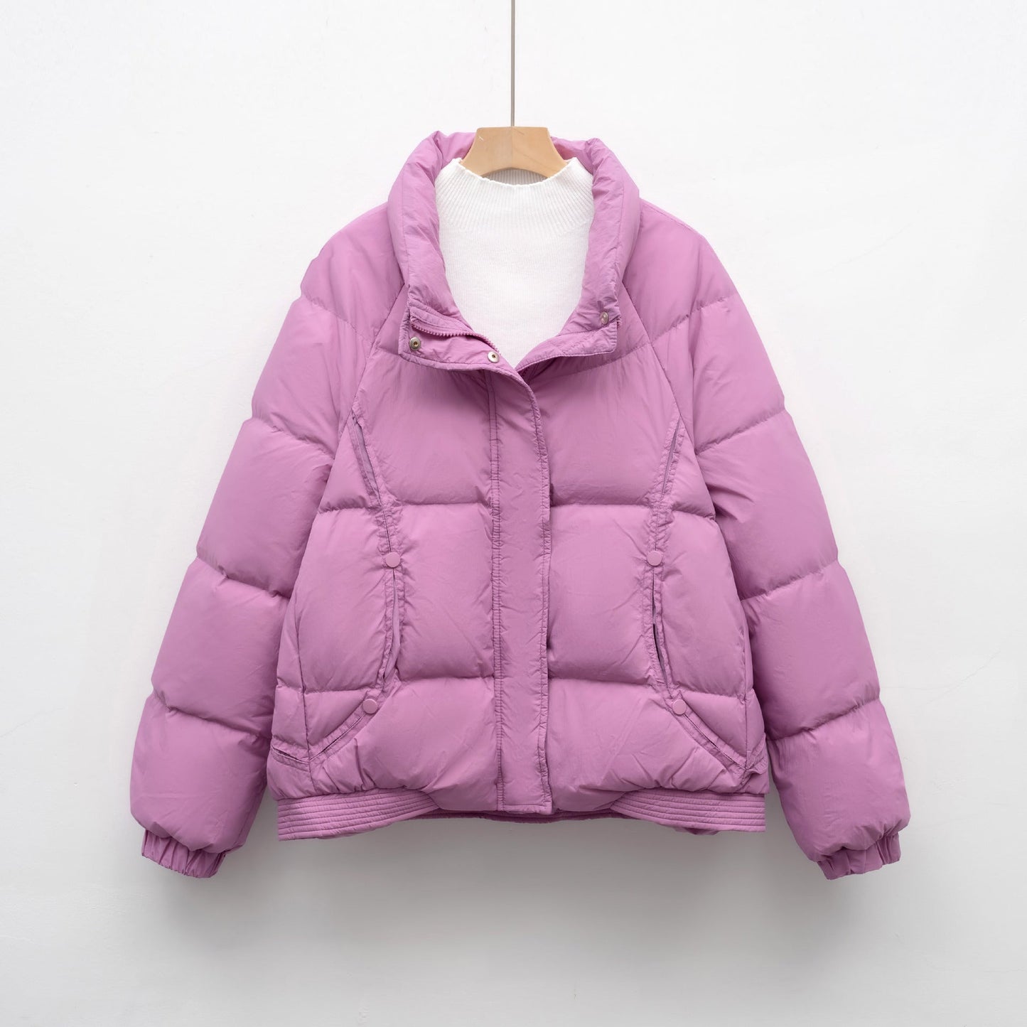 Damen Voluminöse Steppjacke mit modernem Kragen und praktischen Taschen ModeGeist