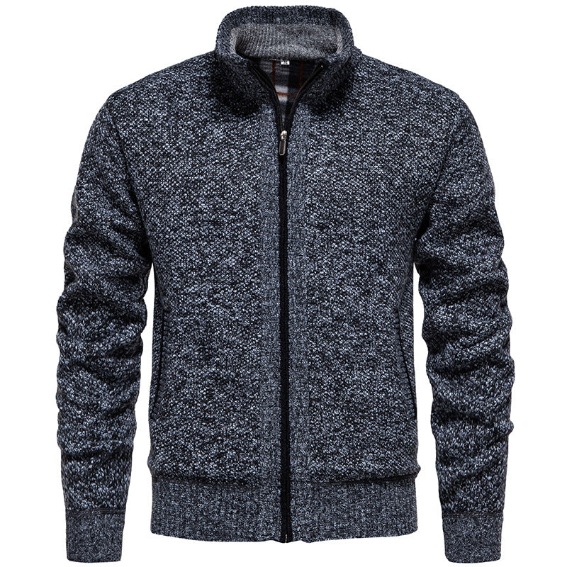 Herren stylischer Strickjacke mit hohem Kragen und praktischen Taschen ModeGeist
