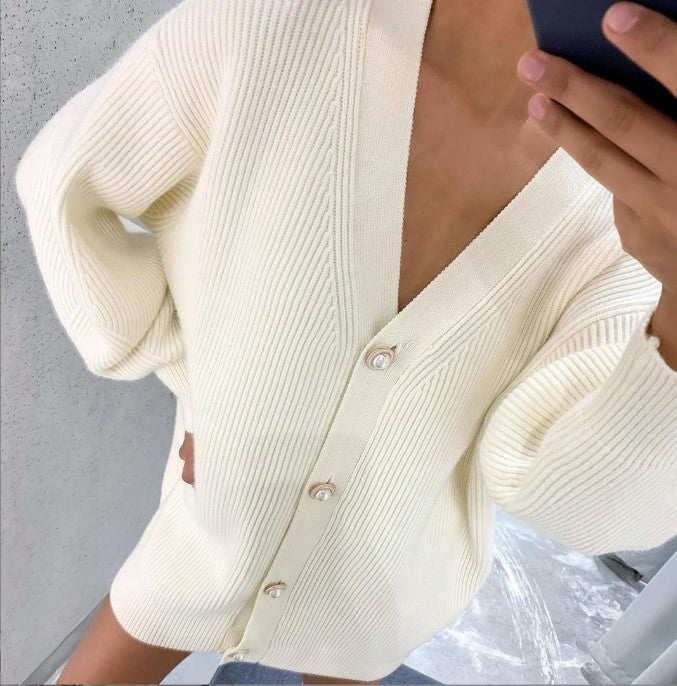 Damen Übergroße Strickjacke mit tiefem V-Ausschnitt und eleganten Knöpfen ModeGeist