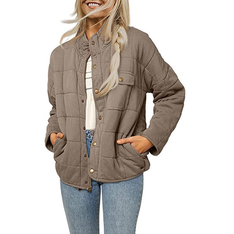 Damen Steppjacke mit dekorativem Knopf ModeGeist