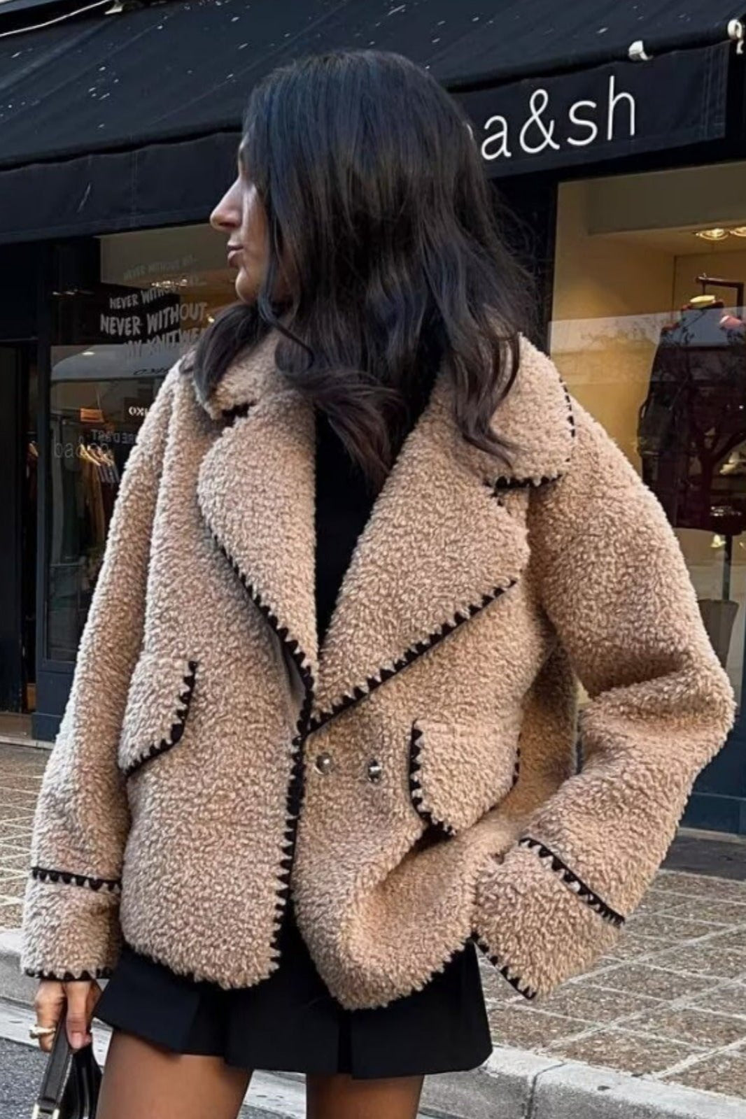 ModeGeist | Croppte Plüschjacke Imitiertes Fell Komfortabel und Trendy