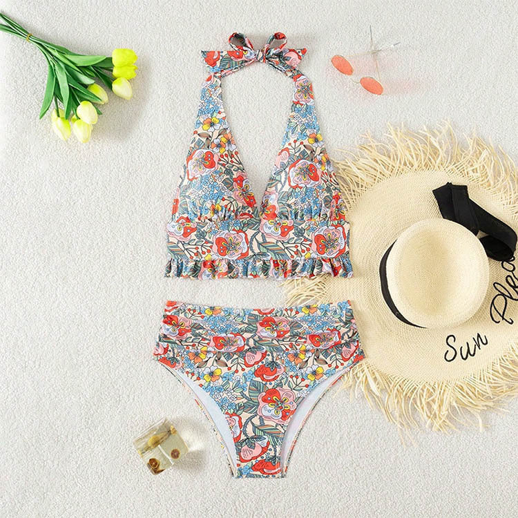 Modischer Damen-Bikini mit Blumenrüsche und hoher Taille