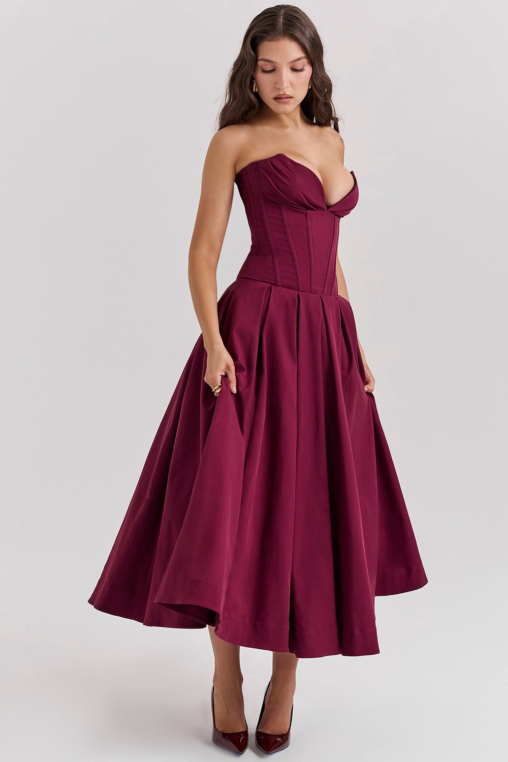 Elegantes Abendkleid für Damen mit Herz-Ausschnitt und ausgestelltem Rock von MODEGEIST