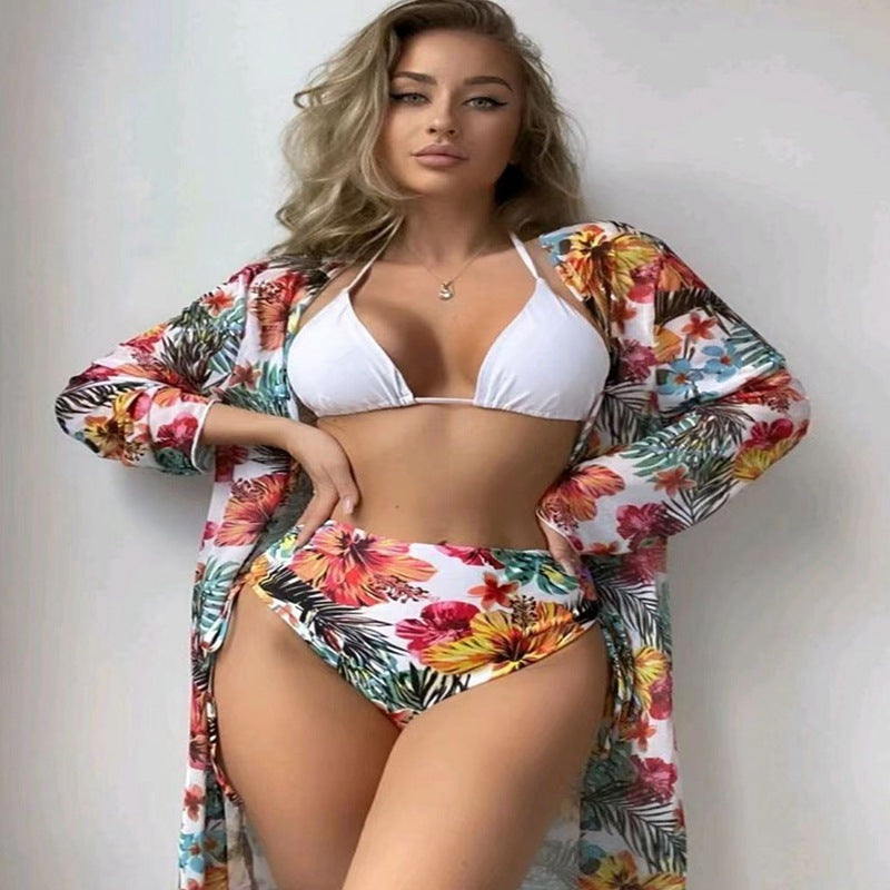 Bikini mit Blumenmuster und asymmetrischem Design von MODEGEIST