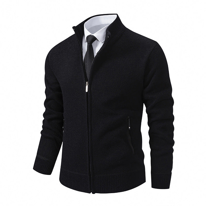 Herren Strickjacke mit hohem Kragen und modernen Reißverschlusstaschen ModeGeist