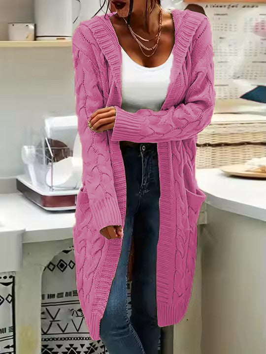 Damen Strickjacke im lässigen Langschnitt mit Zopfmuster und praktischen Taschen ModeGeist
