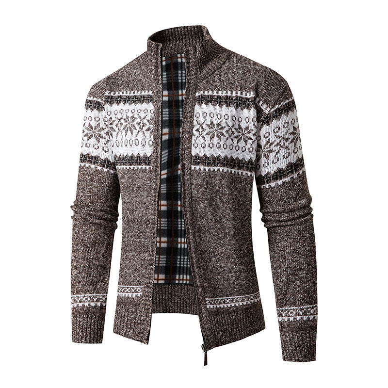 Herren Strickjacke mit hohem Kragen und modernem Zipper ModeGeist