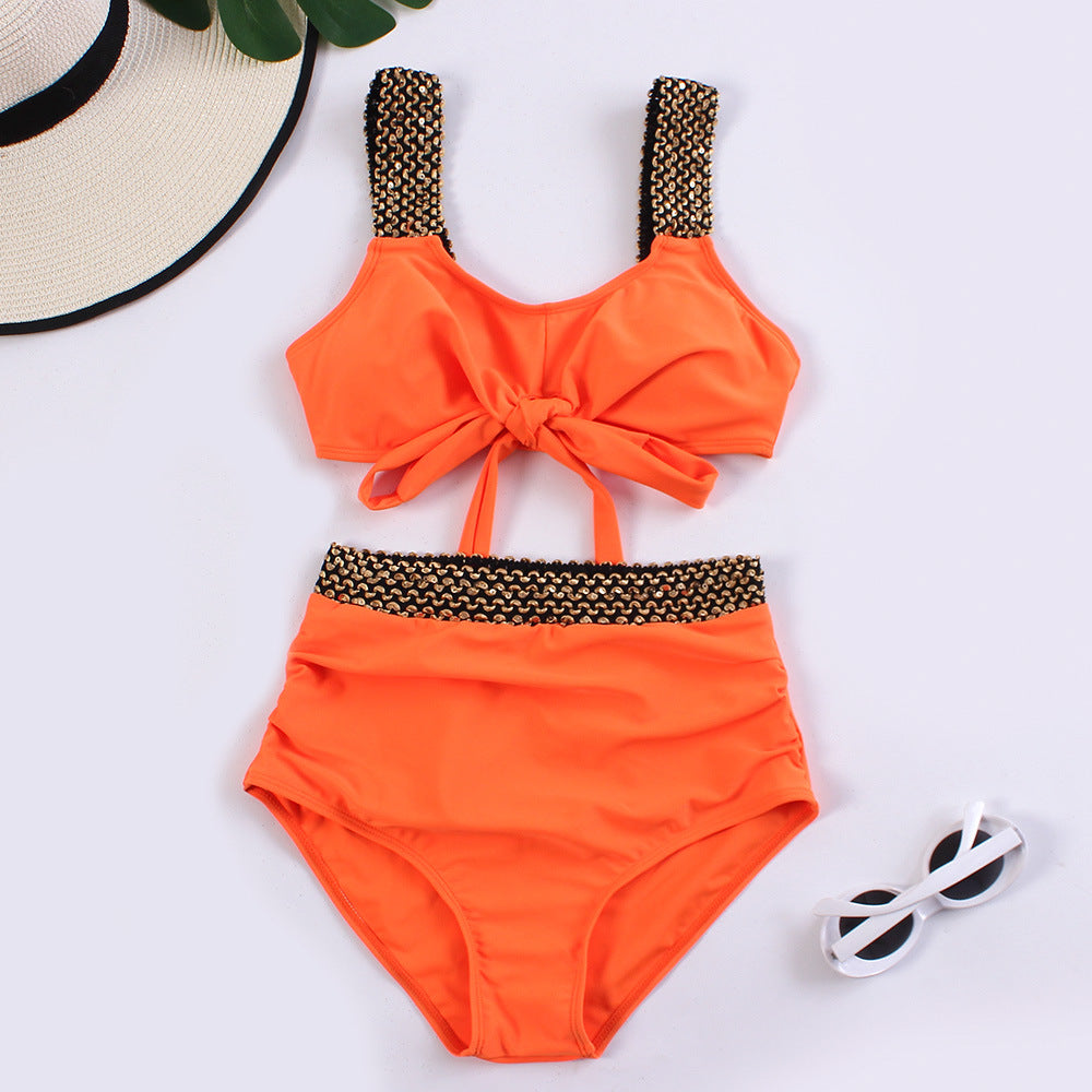 Glamouröser Damen-Bikini mit hohem Schnitt, verspieltem Knoten und eleganten Details
