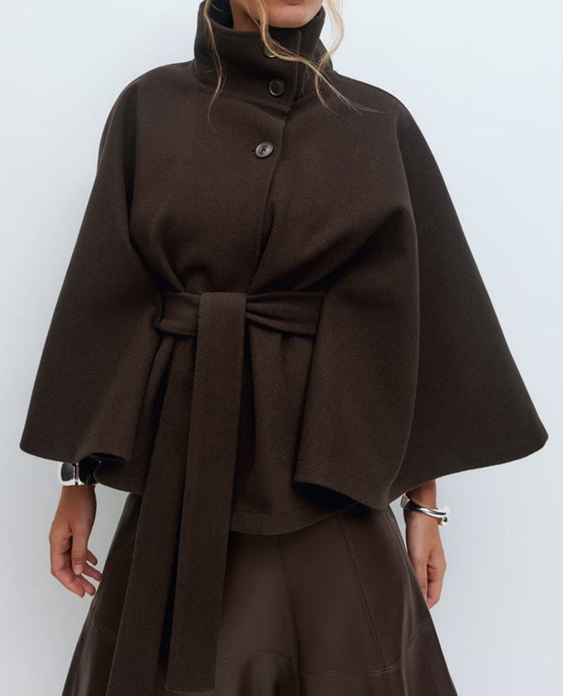 ModeGeist | Stehkragen Knopf Gürtel Cape Trenchcoat
