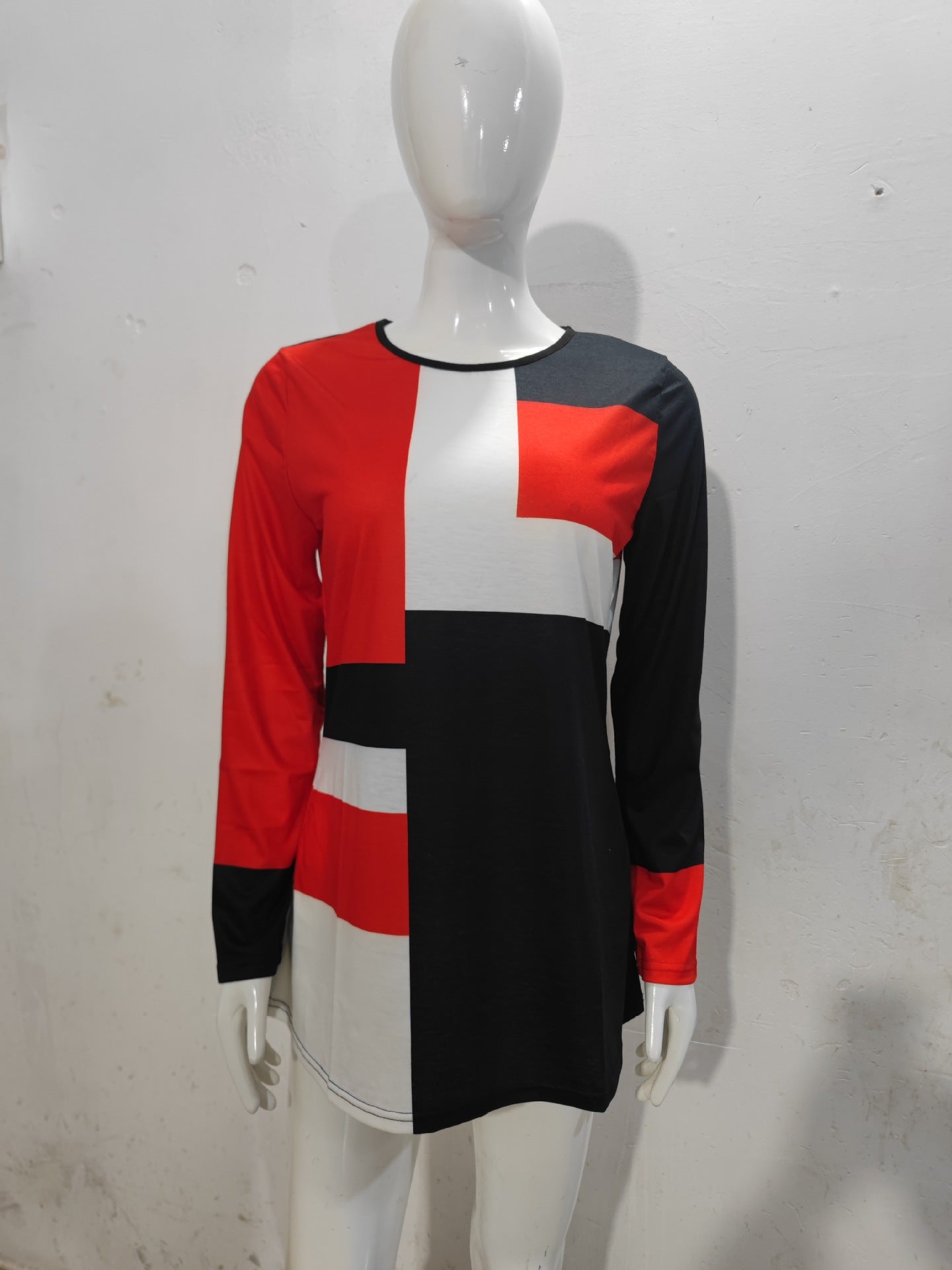 Modisches Rundhals-Langarmshirt mit Aufdruck von Fudus