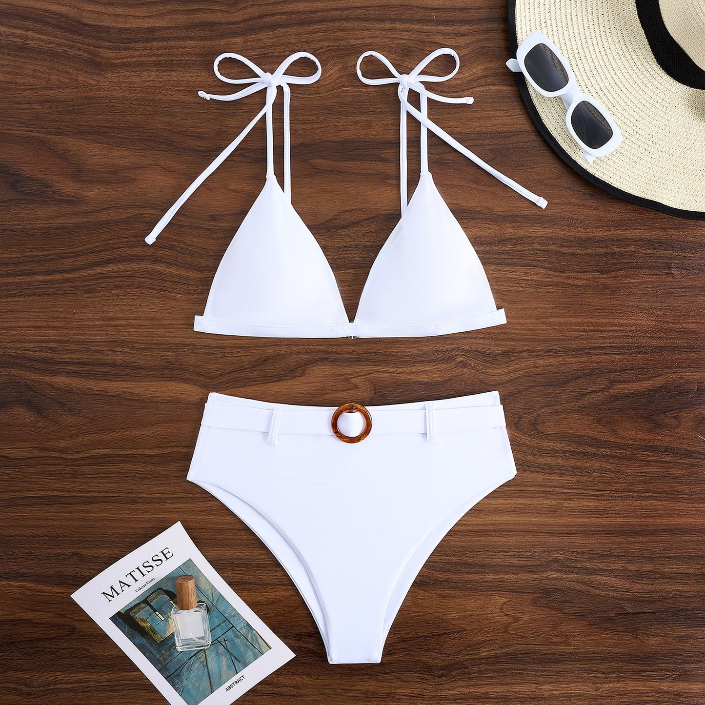 Moderner Dreieck-Bikini für Damen mit verstellbaren Trägern und tiefem Bund