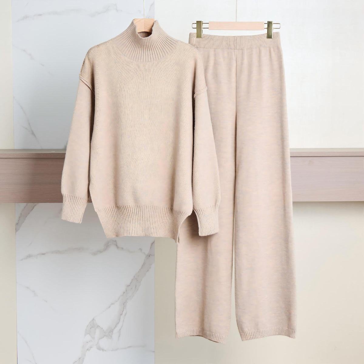 Damen Gemütliches Strickensemble mit hohem Kragen und weit geschnittenen Hosen ModeGeist