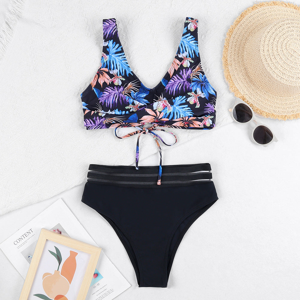 Modegeister Damen Bikini mit Blumen-Oberteil und hohem Bund