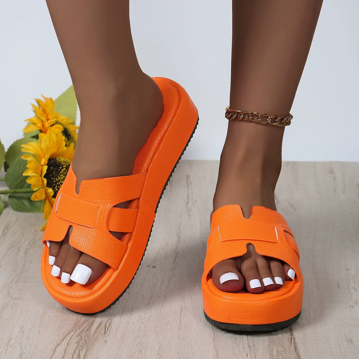 Modische und bequeme Damen-Flip-Flops mit Plateau von MODEGEIST