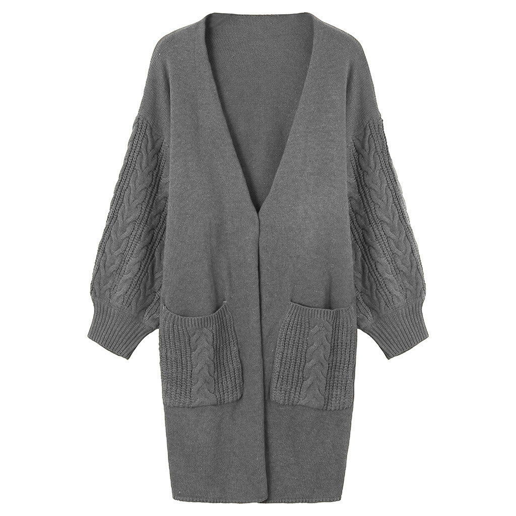 Damen Strickmantel mit tiefem V-Ausschnitt und groben Zopfstrickdetails ModeGeist