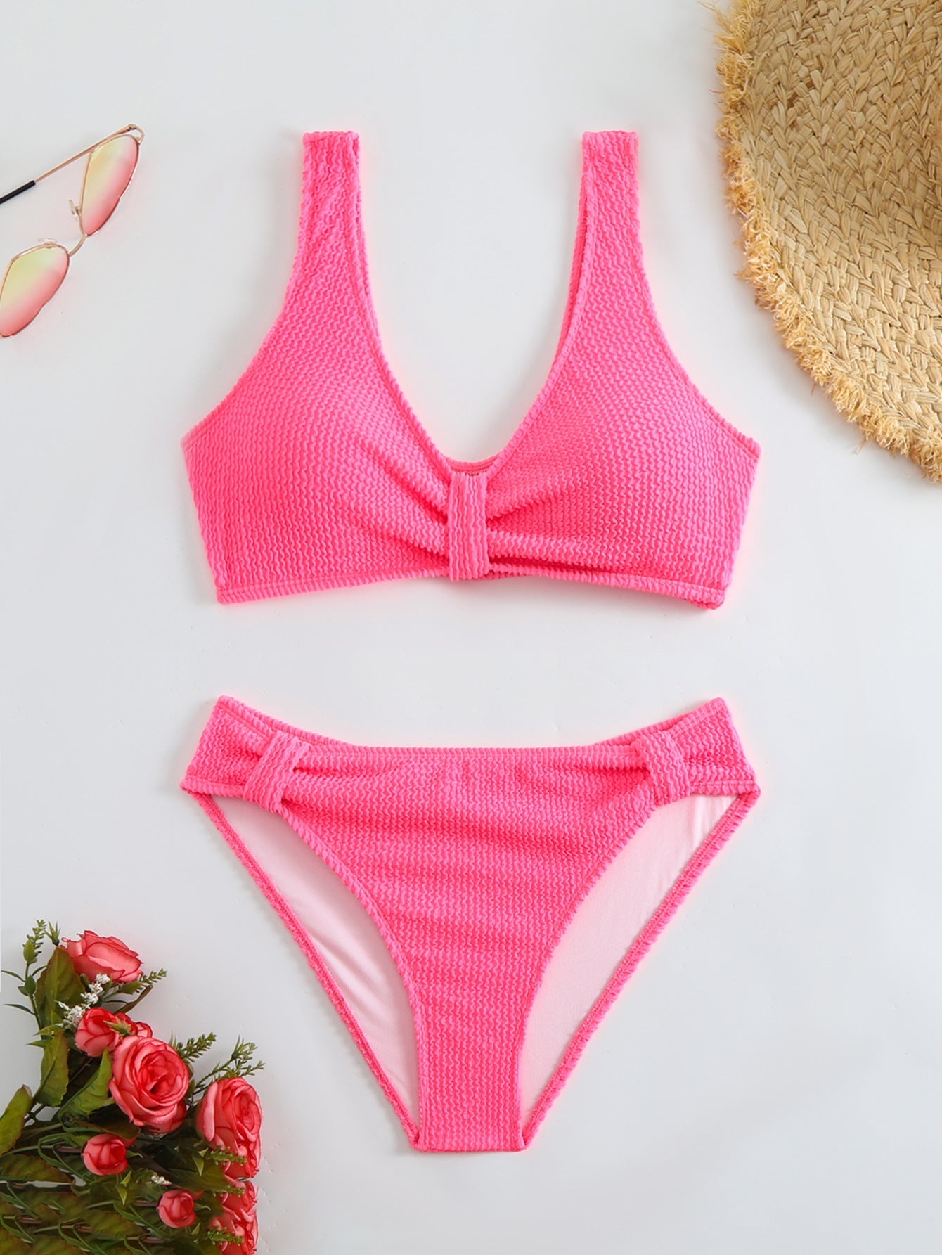 Modischer, geformter Bikini mit hohem Beinausschnitt für Damen