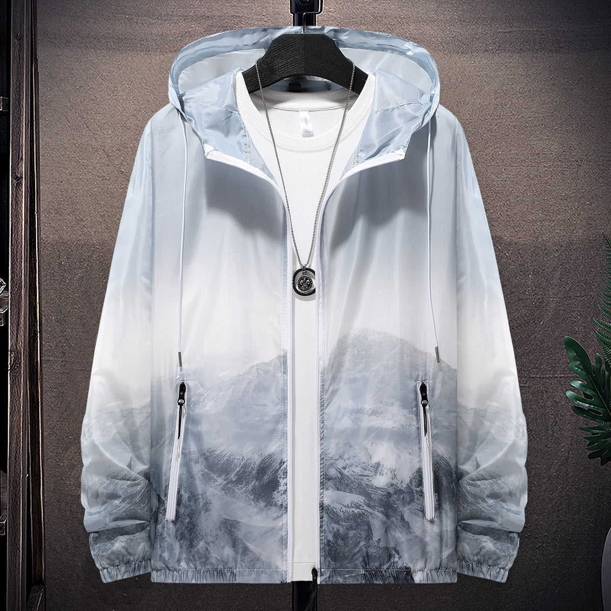 Herren Wind- und wasserfeste leichte Jacke mit einstellbarer Kapuze und reflektierenden Details ModeGeist