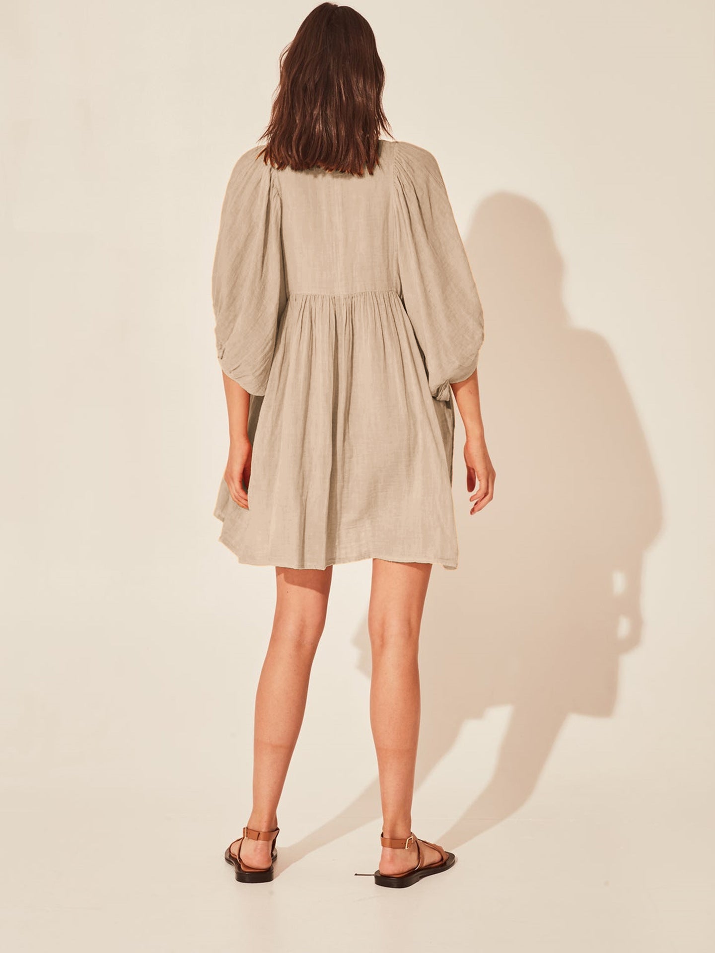 Leichtes Damen Sommerkleid mit weiten Ärmeln und fließendem Fall von MODEGEIST