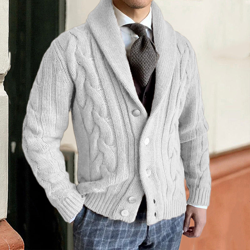 Herren Grobstrickjacke mit elegantem Zopfdesign und modernem Kragen ModeGeist