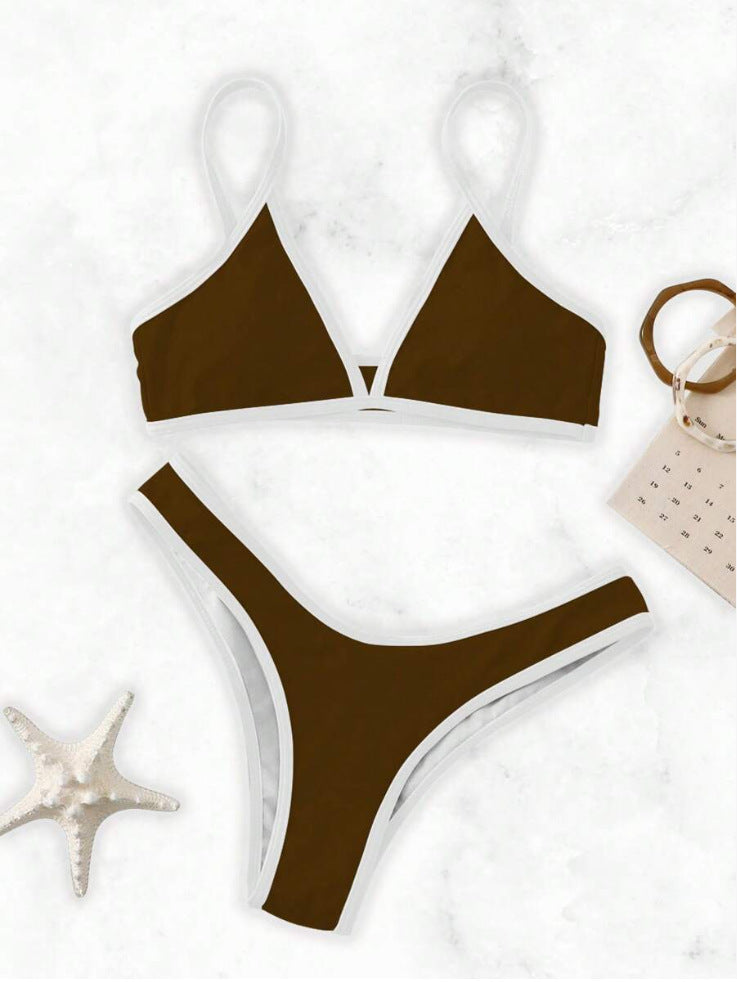 Moderner Damen-Bikini mit Dreiecks-Oberteilen und Kontrastdetails