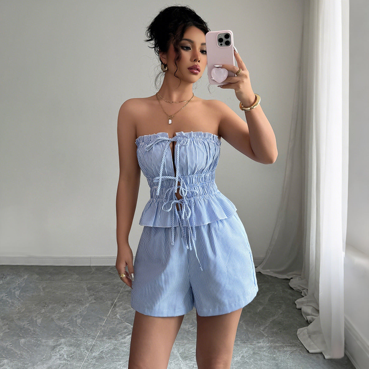 Schickes Damen-Set: Bustier-Oberteil und Shorts von MODEGEIST