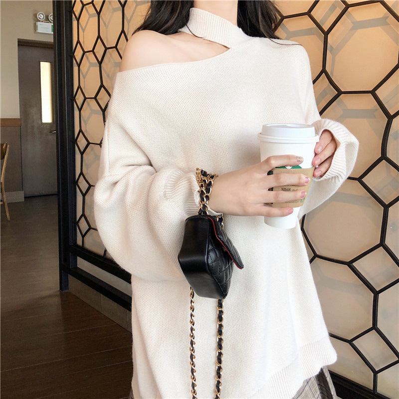 Damen modischer Oversized-Pullover mit schulterfreier Schnittführung und Rollkragen ModeGeist