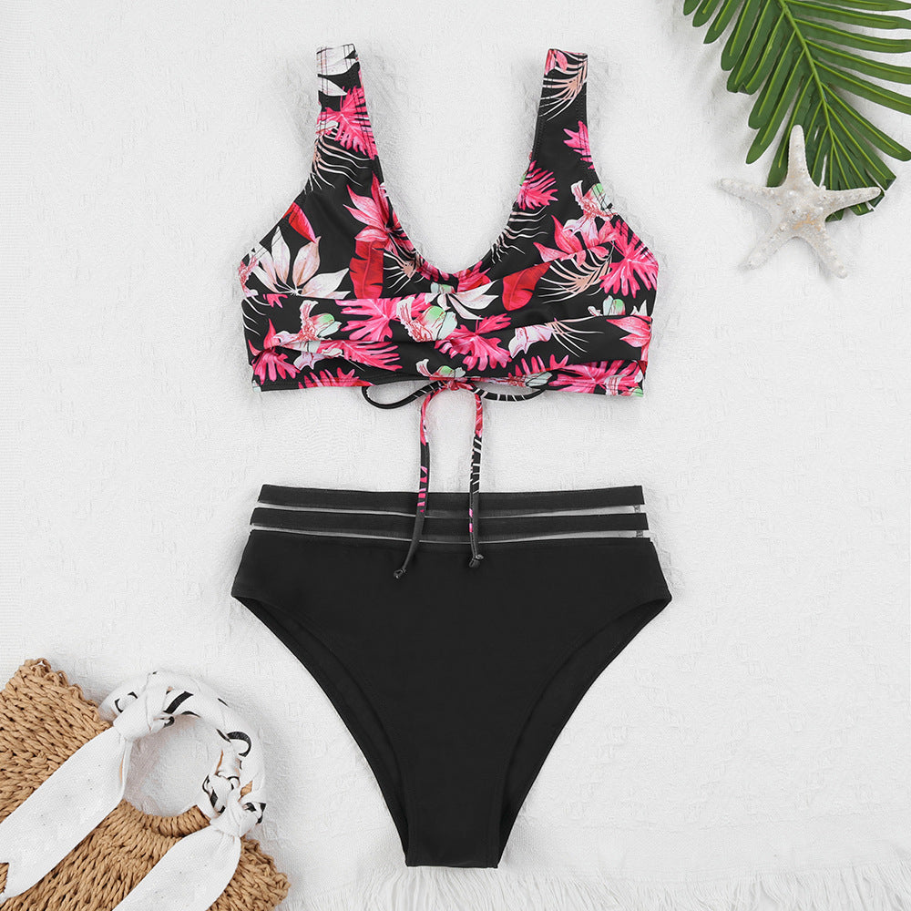 Modegeister Damen Bikini mit Blumen-Oberteil und hohem Bund