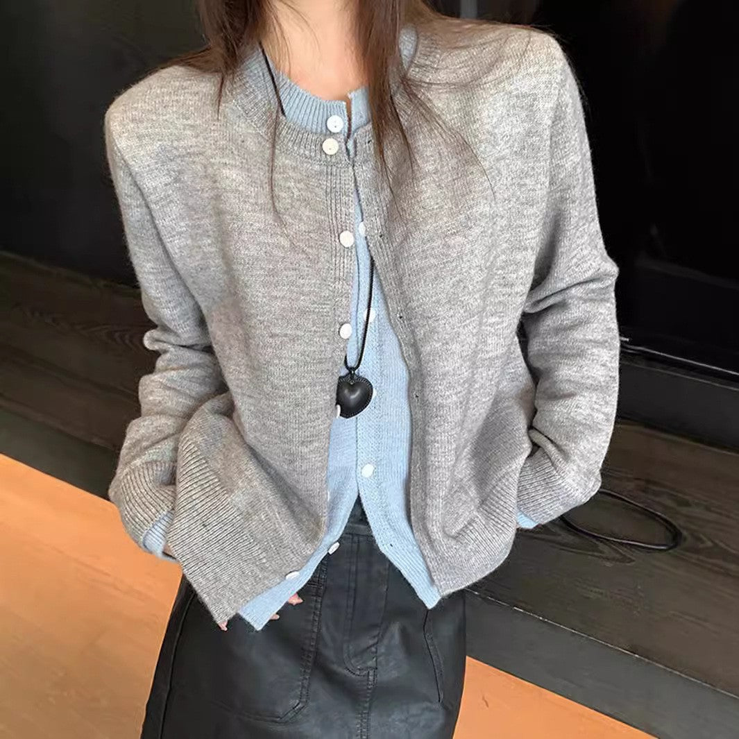Damen Strickcardigan mit Rundhalsausschnitt und Knopfdetail ModeGeist