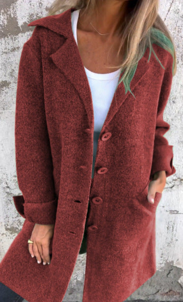 Eleganter Damen Wollmantel mit kuscheligem Komfort und Knopfdetails von MODEGEIST