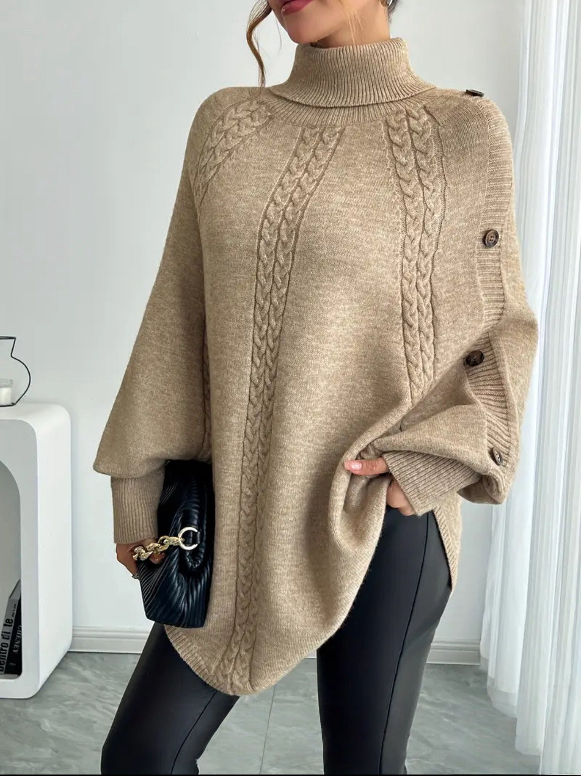 Damen Eleganter Strickponcho mit Rollkragen und Zopfmuster ModeGeist